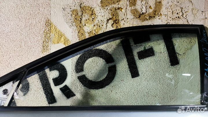 Стекло двери передней левой для Mitsubishi Galant