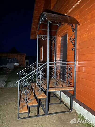 Входное крыльцо