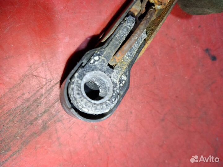 Поводок стеклоочистителя задний Ford Mondeo 2