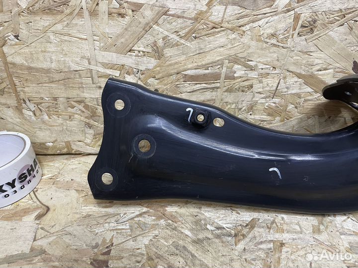 Правый задний продольный рычаг Jetour Dashing