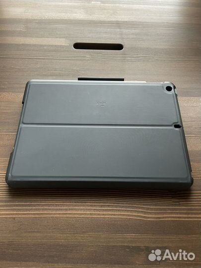 Чехол с клавиатурой для iPad Logitech slim folio