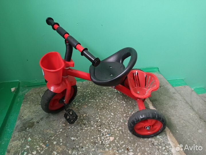 Трехколесный детский велосипед
