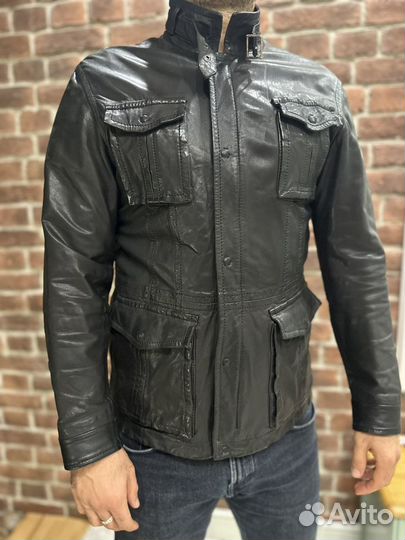 Кожанная куртка черная Armani Collezioni L