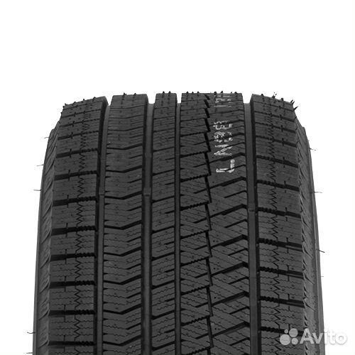 Bridgestone Blizzak Ice 215/45 R17 87