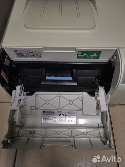 Цветной лазерный принтер HP Color LaserJet CP1215