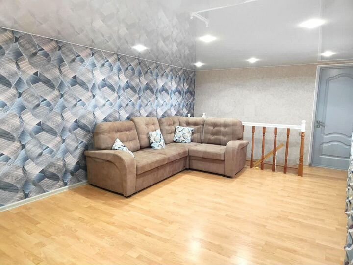 Дом 184 м² на участке 2,5 сот.