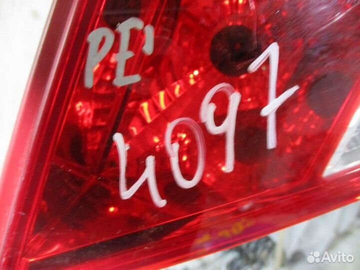 Фонарь задний правый Peugeot 207