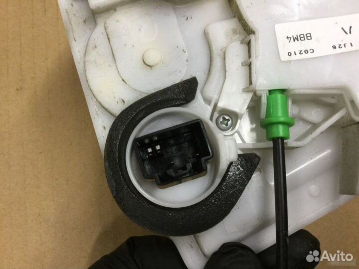 Замок двери передней правой Mazda 3 BL 2009-2013