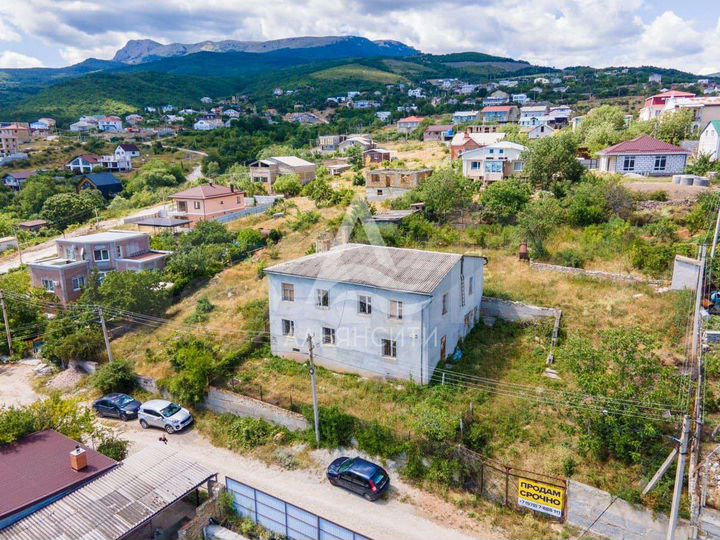 Дом 262 м² на участке 7 сот.