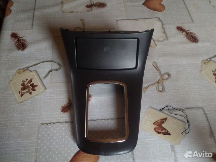 Накладка селектора кпп Тойота Авенсис 2003-2008