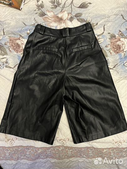 Кожаные шорты