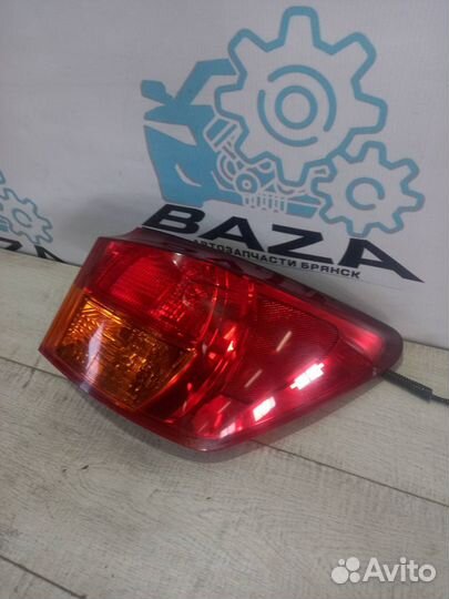 Фонарь задний правый Lexus IS II