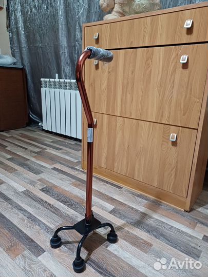 Трость четырехопорная