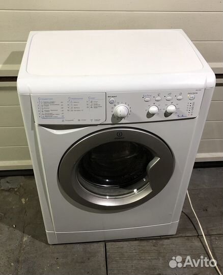 Продам стиральную машинку Indesit на 5 кг