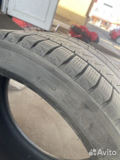 Triangle PL02 255/35 R19