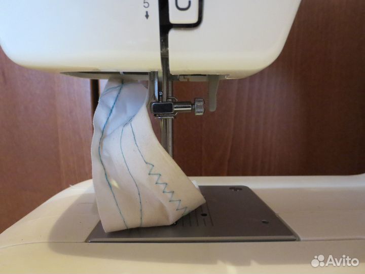 Швейная машинка Brother Новая XL 4010