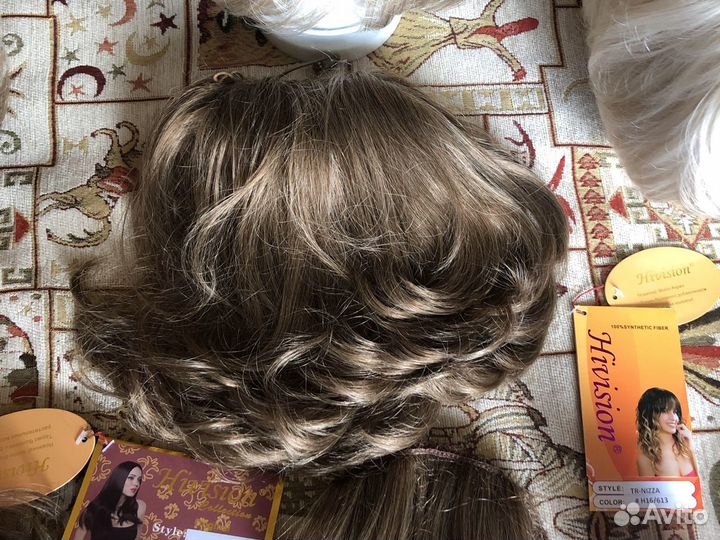 Шиньоны из искусственных волос