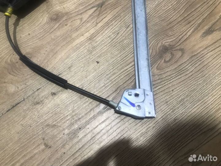 Стеклоподьемник передний левый Peugeot 307 2.0 RFN