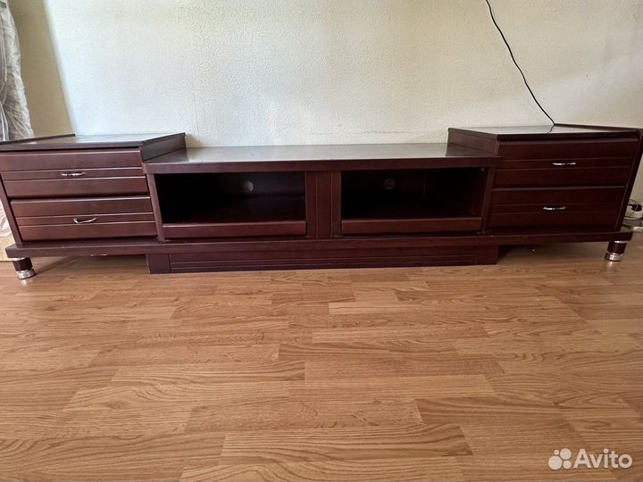 Тумба под телевизор