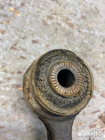 Рычаг передний правый Lr Range Rover Vogue L322