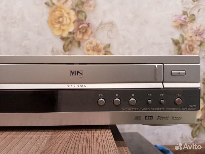 Видеомагнитофон с двд