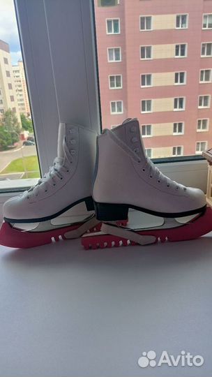 Фигурные коньки graf montana