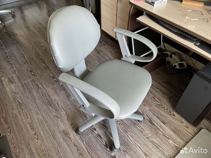 Компьютерное кресло