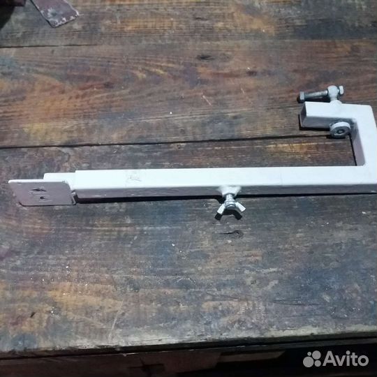 Кронштейн для датчика эхолота