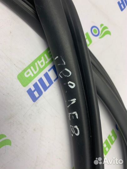 Уплотнитель кузова двери передний Mazda Cx-30