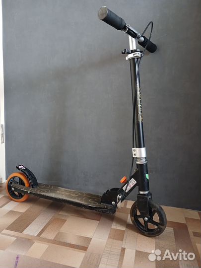 Самокат детский двухколесный с ручным тормозом