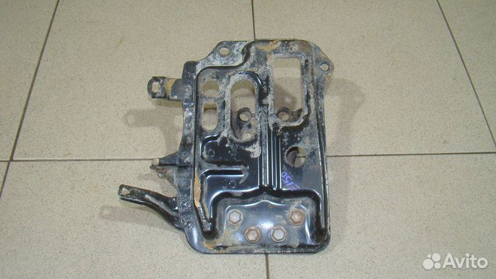 Крепление АКБ (корпус/подставка) Toyota Corolla