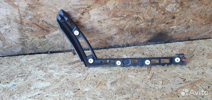 Направляющая заднего бампера правая Opel Insignia