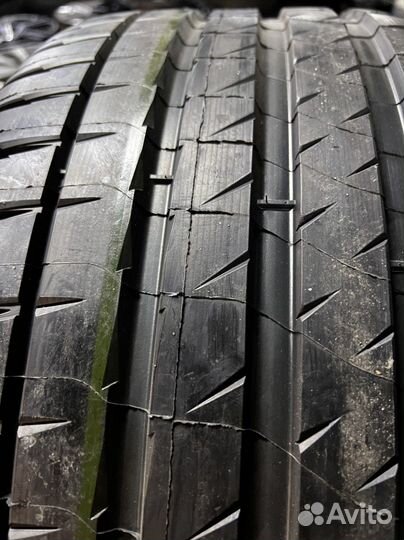 Michelin Pilot Sport 4 S 275/35 R21