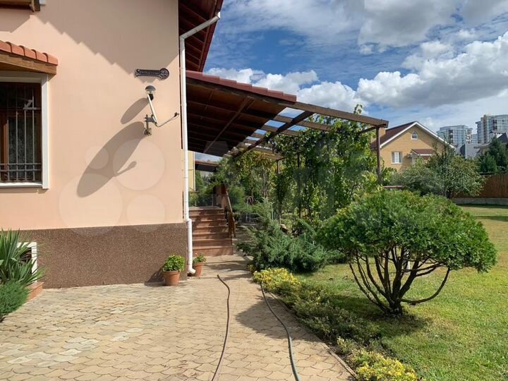 Дом 190 м² на участке 14 сот.