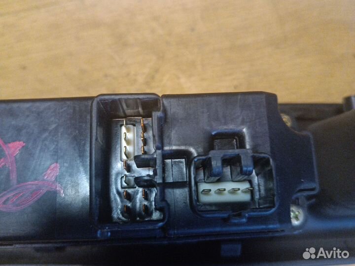 Блок управления стеклоподъемниками mazda 6 GG