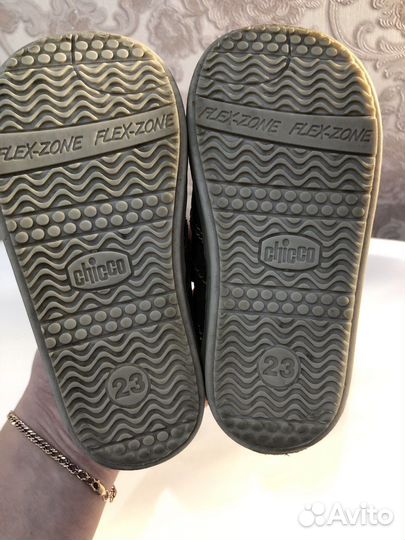 Кроссовки chicco 23