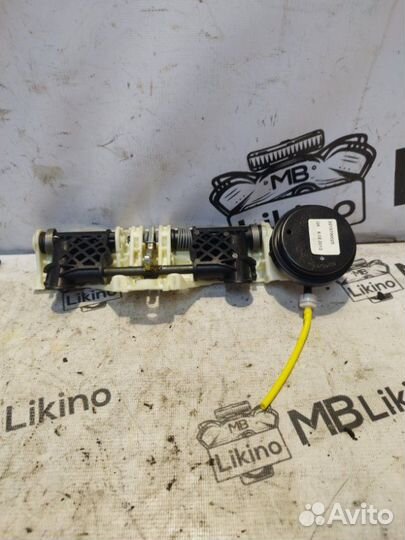 Механизм подголовника задний Mercedes W221 Rest