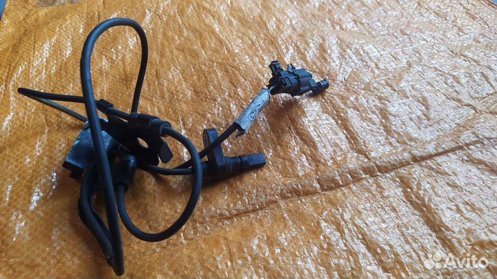 Датчик ABS Toyota Auris E15