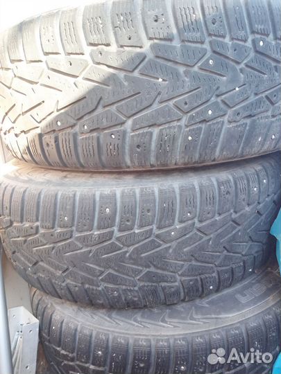 Nokian Tyres Hakkapeliitta 7 215/65 R16
