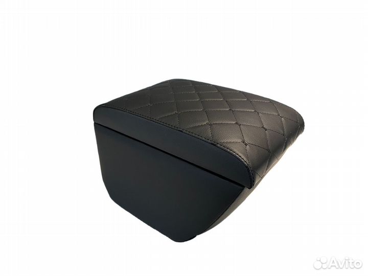 Подлокотник Skoda Octavia A7 (с 13) ромб черный