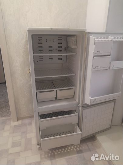 Холодильник Бирюса