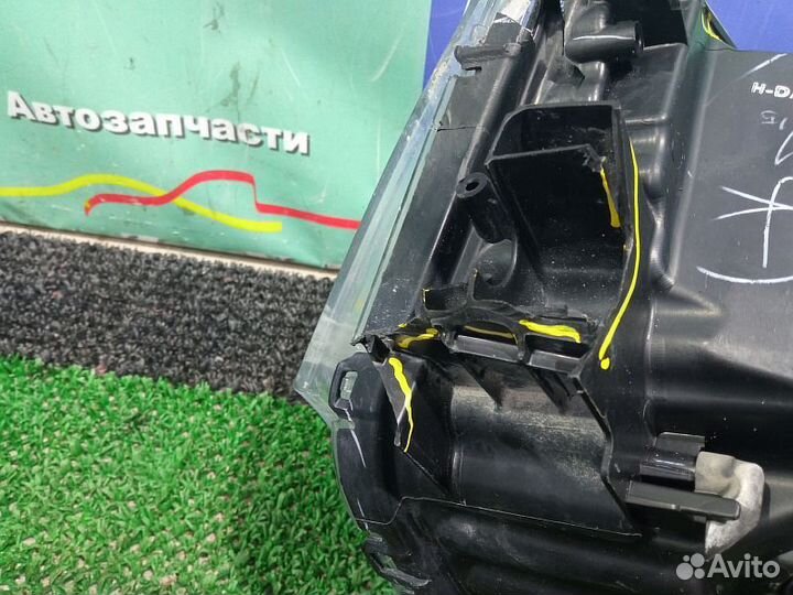 Фара передняя правая Mitsubishi Pajero Sport