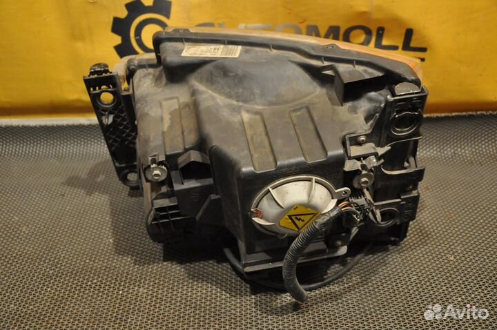 Фара правая land rover Discovery 3 L319