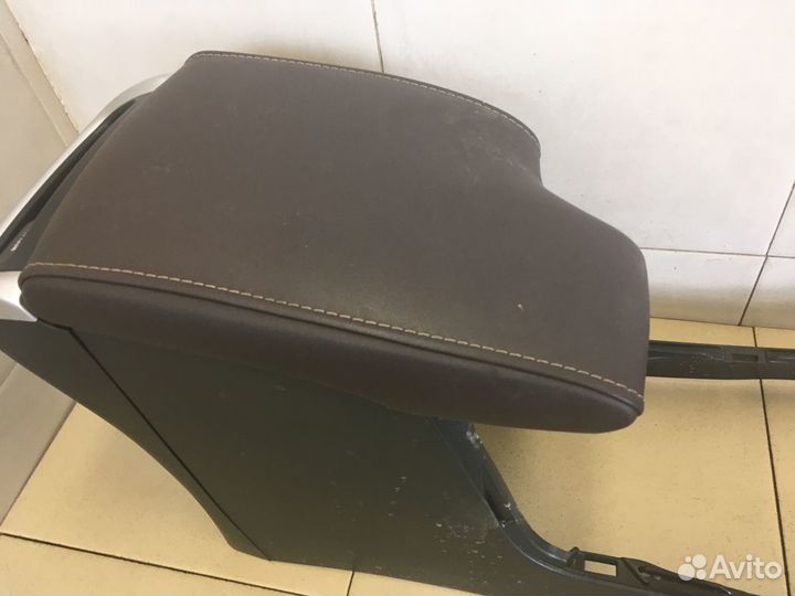 Подлокотник Fortuner 2015