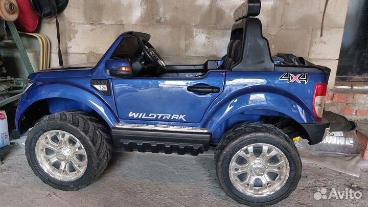 Детский электромобиль