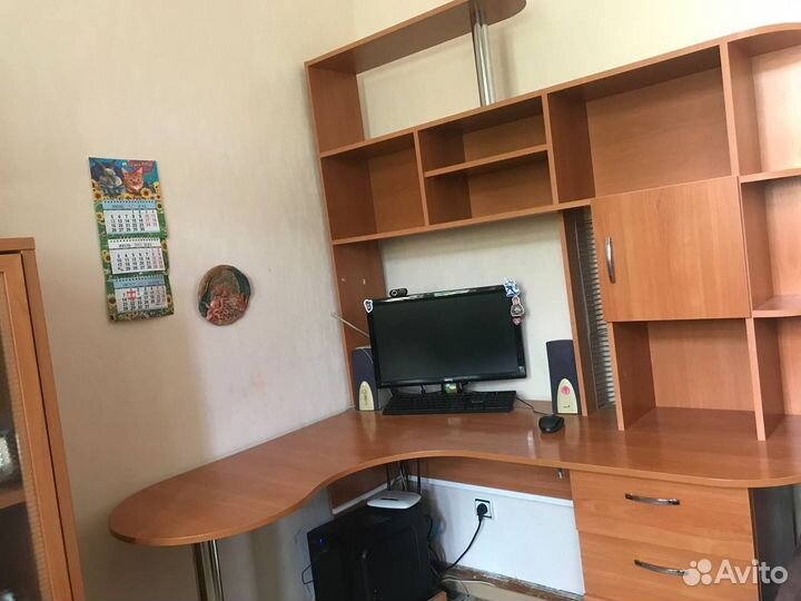 Угловой письменный стол