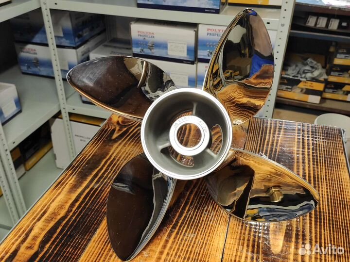 Гребной винт 150-300 л.с.; 4x15-1/4x22RH