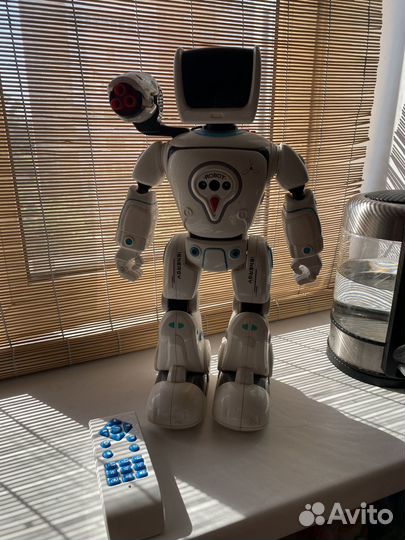 Игрушка робот