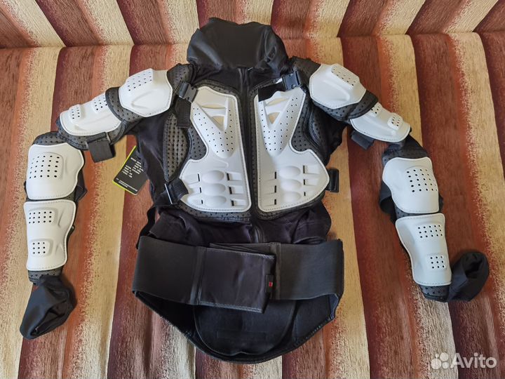 Моточерепаха и наколенники