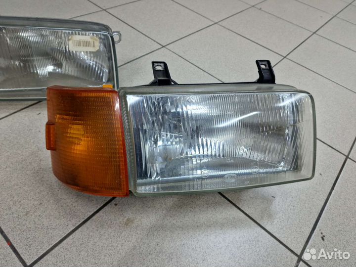 Фара передняя правая Volkswagen Transporter T4 Vag